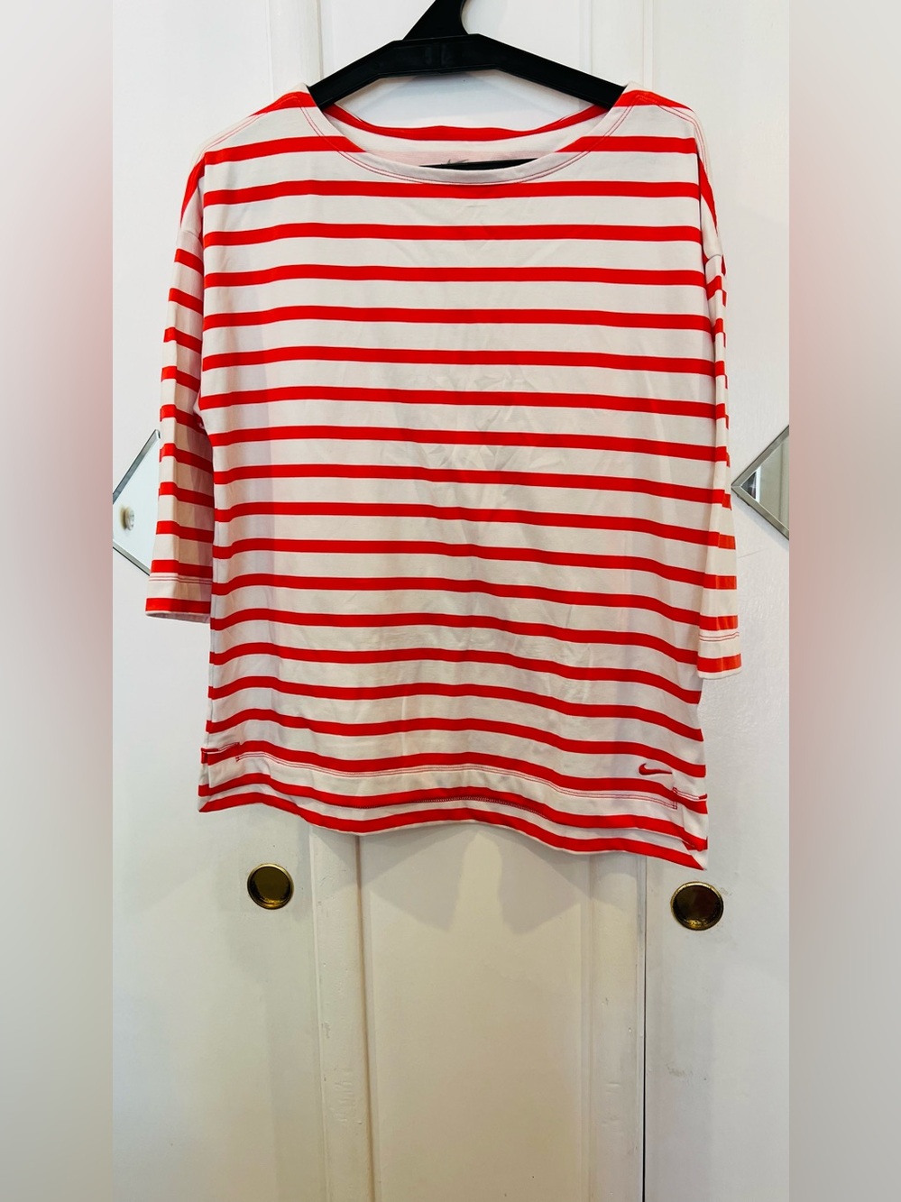Nike Women’s Red and White 3/4 Sleeve Tee
Dri -Fit 
Size L